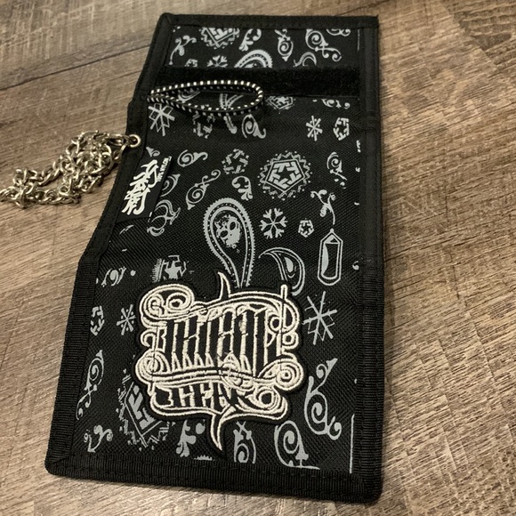 NWOT Punk Rocker Skull Embroided Tri-fold Nylon/Velcro Wallet Purse with Chain - Picture 4 of 13